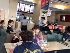 大堂-李先生牛肉面大王(营口大润发店)