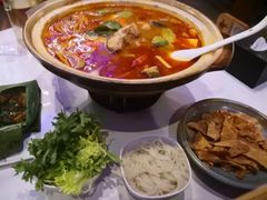 云南特色酸汤鱼-滇越乘象云南餐厅(豆各庄店)