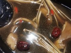 -鹿鸣山草本茶香火锅(园西路店)