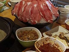 -洪氏嗨捞·广东猪肚鸡·椰子鸡火锅(西咸万象城店)