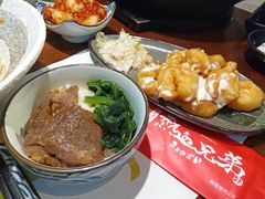炭烤猪五花肉盖饭-热血兄弟·炭火烤肉(融侨中心店)