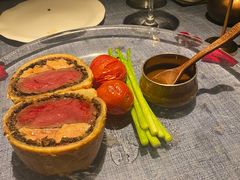 惠灵顿牛排-弦月窗LUNETTE BY AMANDA(复兴路店)