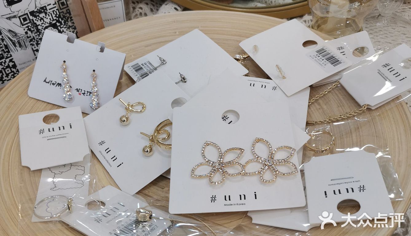 杨家坪步行街新开业的神仙女装小店，买买买