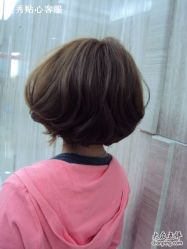 可爱荷叶发型-美秀造型