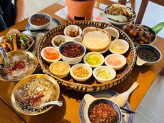 -包整·丝娃娃(一览甲秀楼风景店)