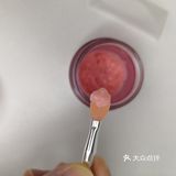 明星同款唇部磨砂膏～唇部也要美白喔