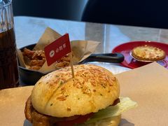 -必胜客(尹山湖歌林公园店)