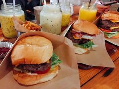 -BURGER BRO'S
