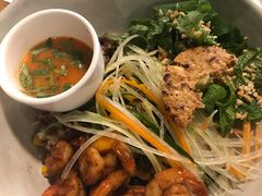 泰式大虾泰碗配辣味青柠水-Wagas沃歌斯(太古汇店)