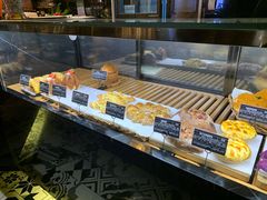 面包甜点陈列柜-Let's Taipei 非常烘焙(太古里店)