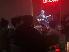 -TZ House音乐现场(来福士中心店)
