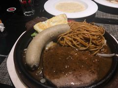 菲力牛扒拼纽伦堡香肠-半秋山西餐厅(巴南万达广场店)