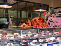 面包甜点陈列柜-巴黎贝甜(大宁国际商业广场店)