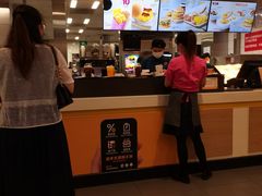 -麦当劳(轻轨曹杨路店)