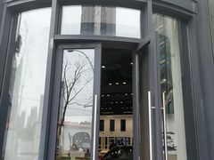 -TESLA 特斯拉(上海太古汇体验店)