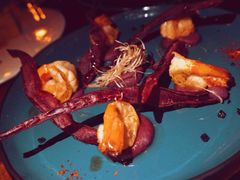 煎虾配紫薯泥薯片及姜味柠檬汁-AZUL by FUEL蓝色·法式酒馆(琶醍店)