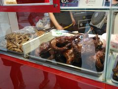 -王浩儿纪六孃甜皮鸭(凌云大厦店)