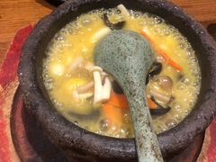 石锅小煮鲜杂菌-敏珠拉姆藏餐·南京厨房(富春江东街店)