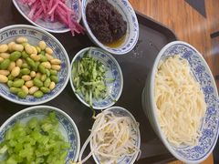 老北京炸酱面-门框胡同百年卤煮(新街口店)