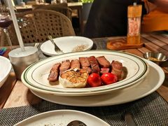 -MONICH牛排融合餐厅(和义大道购物中心店)