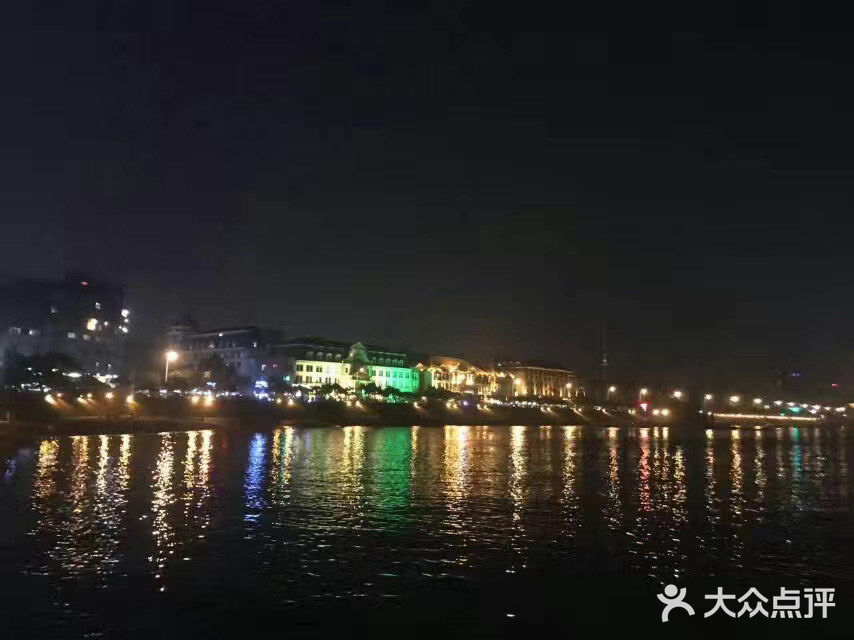 青岛往事：栈桥、后天宫、中山路步行街、