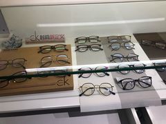 -提一眼镜·蔡司·依视路(小寨店)