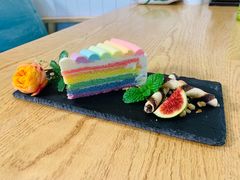 彩虹慕斯蛋糕-Rabbit Cafe私房西餐甜点咖啡(栖霞路店)