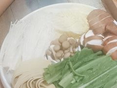-鸡遇虾煲干锅火锅(小寨金莎店)