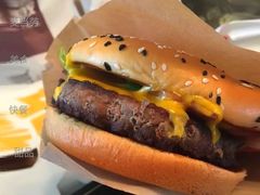 双层安格斯MAX厚牛培根堡-麦当劳(沙河店)