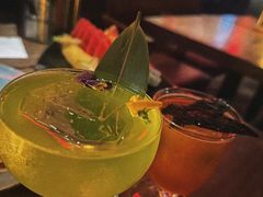 -FOUR PLAY BAR