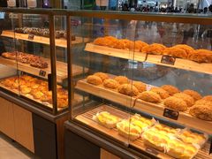 面包甜点陈列柜-面包新语(融创茂店)