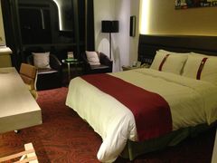 豪华大床房-上海松江假日酒店