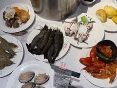 -领鲜活海鲜榴莲自助火锅(东门店)