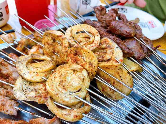 胖姐烧烤(河南路店)-"【背景】他家开了很多很多年了,至少10.