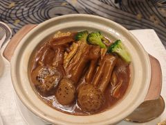 支竹花菇鹅掌煲-东海朗廷酒店-唐阁T’ANG COURT 中餐厅