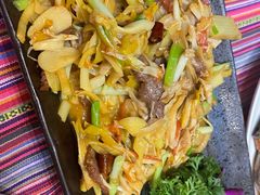 芭蕉花炒牛肉-香巴拉云南餐厅(华莱坞店)