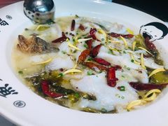 -江渔儿酸菜鱼·拔草餐厅(虎门君乐汇店)