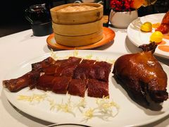 烤乳猪-三号黄浦会Canton Table