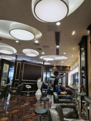 点击看大图 -八佰伴8008星级形象店
