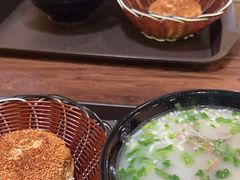-万红路羊汤烧饼店(将台路店)