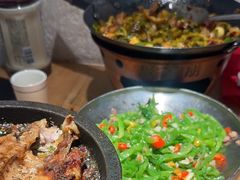 铁板鲫鱼-聚鑫朋酸菜肥肠(九龙仓店)
