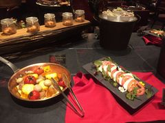 -恰餐厅及酒吧 CHAR Bar & Grill (北京丽都皇冠假日店)