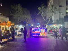 -吴山路夜市
