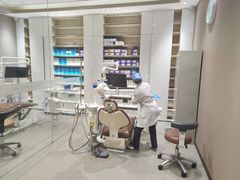 -柏乐口腔医院·舒适化无痛种植牙中心(东盟商务区院)