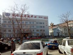 马路对面是新县医院-刘记猪蹄(铁岭店)