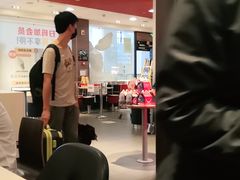 -麦当劳(汉口火车站候车室店)