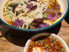 -万记麻辣烫国展总店