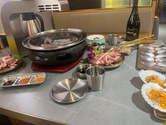 -围炉肉舍丹东海鲜烤肉·烤活鳗(步行街店)