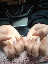 -桃子的美甲店
