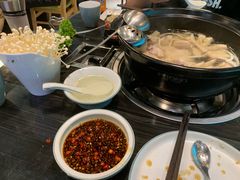 -东椰·海南椰子鸡火锅(朝阳门店)